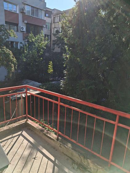 Apartament 4 camere, 2 dorm, sufragerie, birou, scara interioara, et.1 in vila