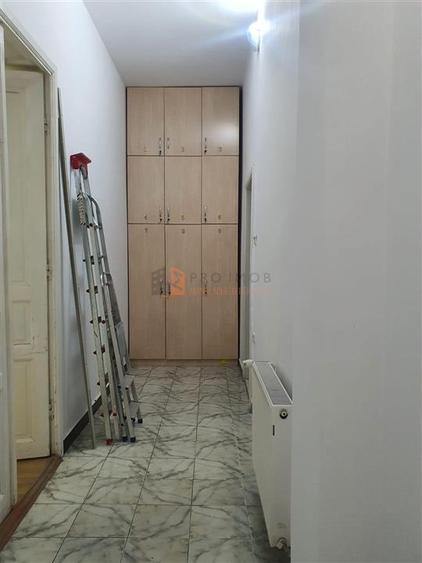 Casa tip parter zona Centru