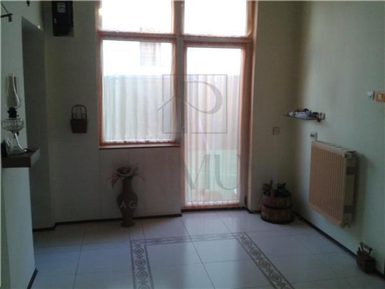 GIROCULUI, CASA CU SAD (spatiu alta destinatie), 4 CAMERE, 3 FRONTURI