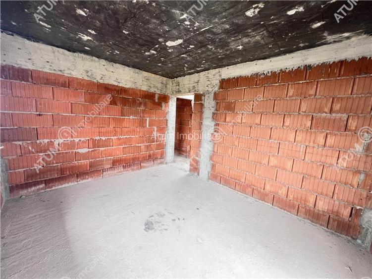 Casa cu 4 camere 2 bai si teren de 230 mp Selimbar - 23