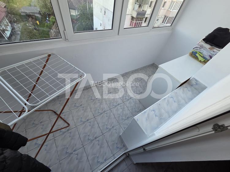 Apartament de vanzare 4 camere decomandat 80 mp utili zona 1 Decembrie - 11