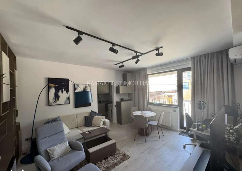 Decebal  - Piata Muncii - 12