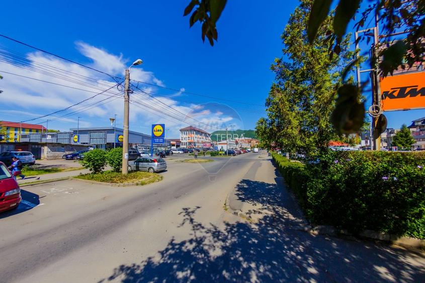 Spațiu comercial cu apartament la pachet, de vanzare Bulevardul Traian - 18