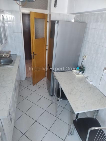 Apartament de închiriat – Piața Victoriei, stradal - 6