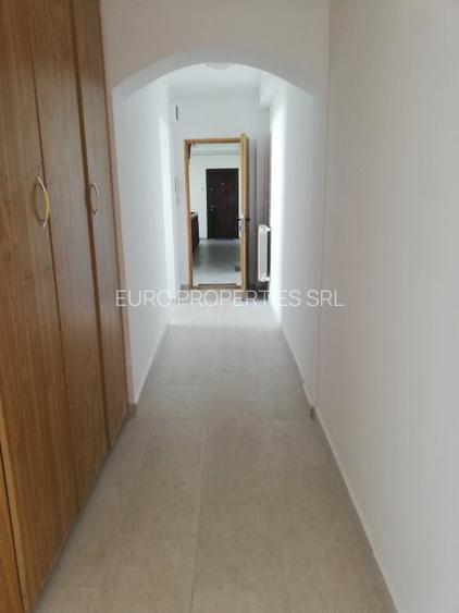 Apartament cu 4 camere decomandat în Unirii - 7