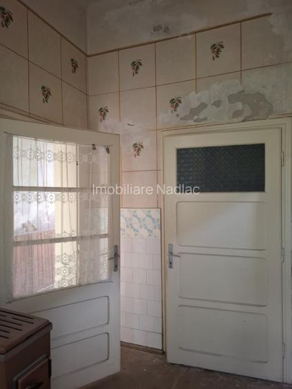 Casa din caramida pentru renovat  3 camere in Nadlac - 12