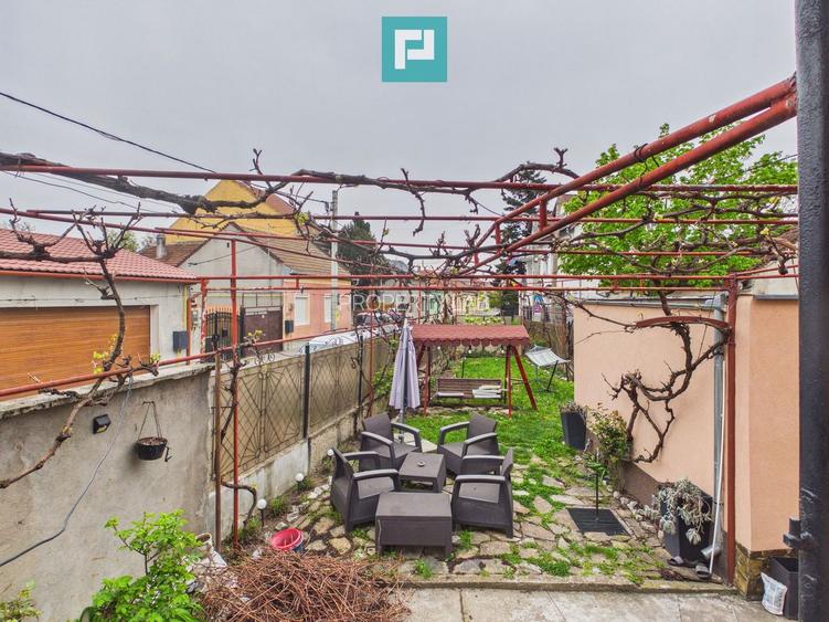 Casă la curte, 65 mp utili, 2 camere, curte mare - 7