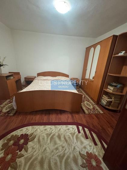 Casă de vânzare pe strada Sabarului - 4