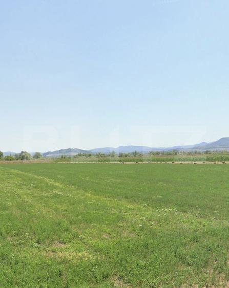 Teren extravilan arabil de vânzare – 17.400 mp în comuna Ungra, județul Brașov