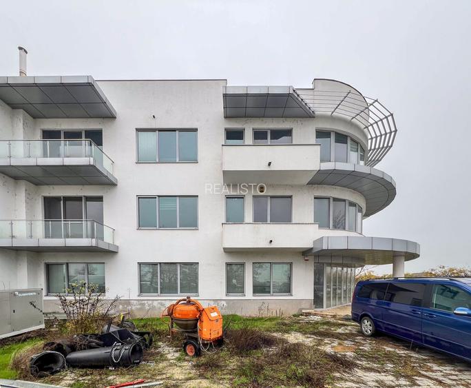 Proprietate comercială premium de vânzare- teren 3.728 mp |  Lângă A0 - 2