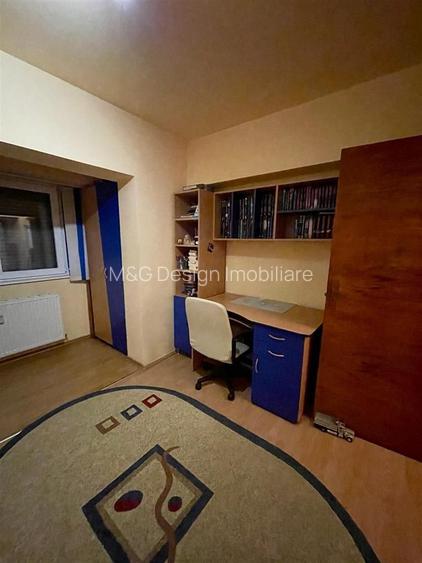 Etaj 1 Calea  Aradului  3 camere  800 m de Iulius Town - 4