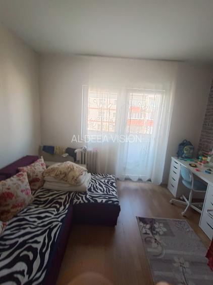 Apartament 3 camere, de vânzare, Grigorescu, str. Alex. Vlahuță, decomandat - 2