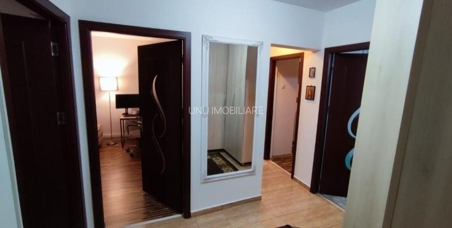 Dacia - Scoala G. Cosbuc - 3 camere decomandat - doua bai - 4