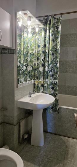 Apartament cu 3 camere decomandate, zona Nicolina 2, langa piata Nicolina. - 9