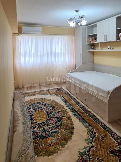 Apartament generos, decomandat, 1 cameră – Micro 20, etaj 1 - 2