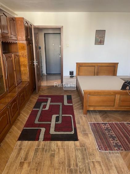 Inchiriez garsoniera - 2