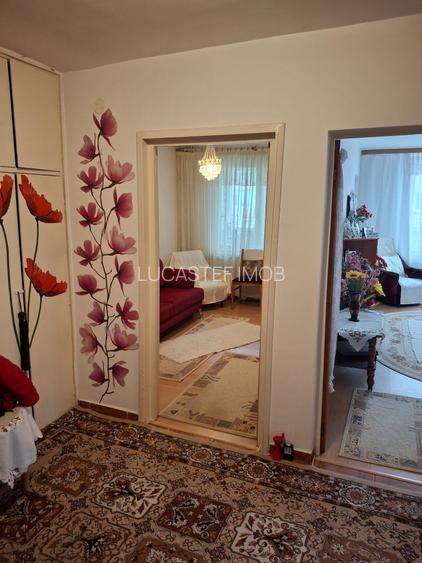 4Camere Crangasi  Metrou Piata - 11