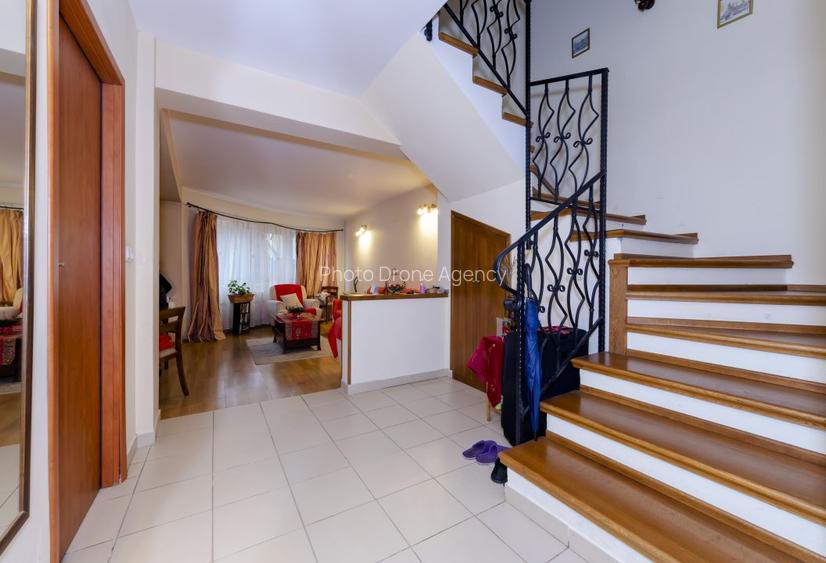 Casă De Vânzare, Lângă Pădurea Roșu Liberă, P+2, 5 Camere  Garaj + 2 Parcări - 18