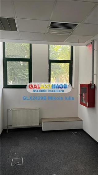 Spatiu comercial  - vitrina stradala pe Bulevardul Unirii - 11