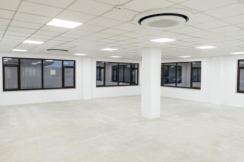 Spatiu Com 1.155 mp, NOU, Autorizat I.S.U, Lift, str Stefan cel Mare 32B