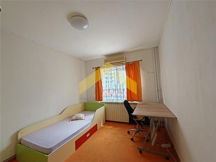Apartament 3 camere de inchiriat zona Podgoria