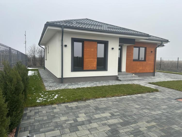 Casa 3 camere parter