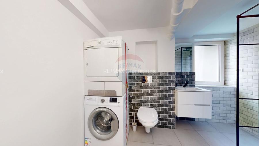 Casă / Vilă cu 9 camere de vânzare în zona Valea Cerbului comision 0% - 8