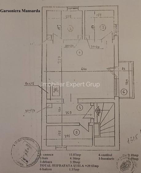 Dacia-Toamnei singur in curte - 7