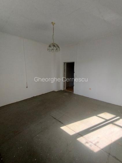 Proprietar vand garsoniera in Arad cu baie si bucatarie separate, SU 32 mp - neg - 10