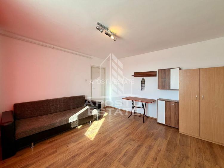 Apartament cu 3 camere, centrala proprie, zona Complex Studentesc - 3