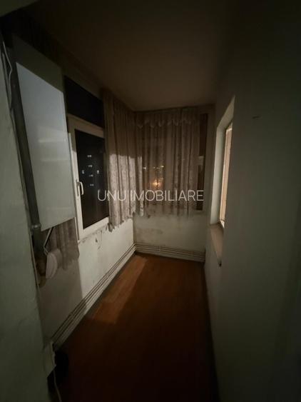 Etaj 2 - Dacia - Piata - 3 camere decomandat - liber - 3