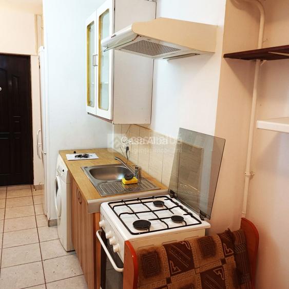 Nicolina - Sectia 6 Politie | apartament 1 camera decomandat | etaj 1 - 6