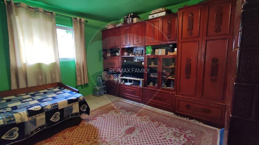 Casă cu 4 camere si teren de vânzare in com. Husasau de Tinca/Fonau - 2