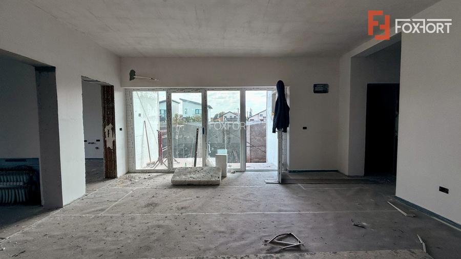 Duplex cu 4 camere de vanzare + 2 locuri de parcare in Sanandrei  - 2