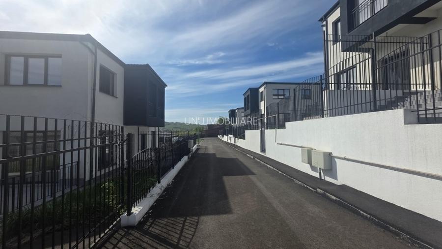 COMISION ZERO Complex 10 case P+E Duplex Bucium la 1,3km de Hanul Trei Sarmale - 28