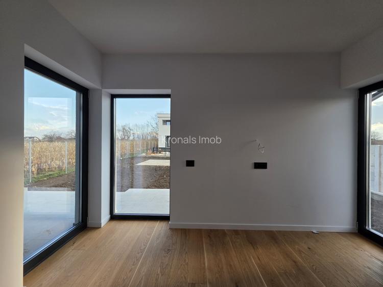 Casă individuală pe parter 105mp utili, teren 520mp, Stupini - 15