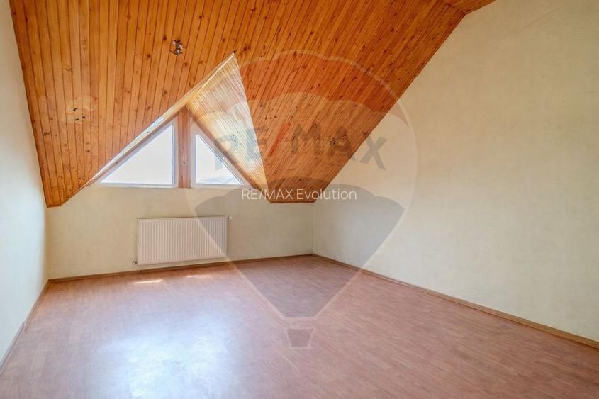 Vila rezidential/  gradina de vis/sera/ panouri/ Sanpetru! - 26