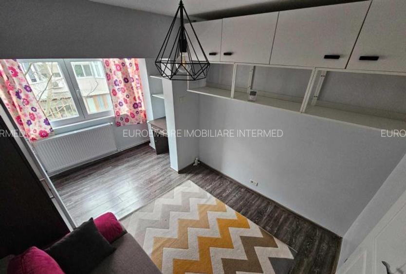 Apartament 3 camere decomandate zona Icil Constanta - 8