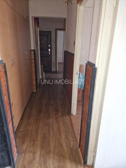 Gradinari-ICG-3 Camere Decomandat-bloc 80' - 2