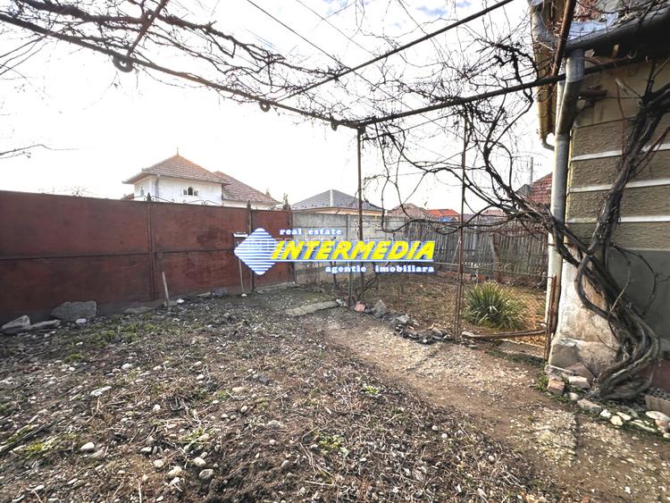 Casa Veche intrare Barabant 1242mp./17m Teren Gard Asfalt Bransamente Utilitati - 2