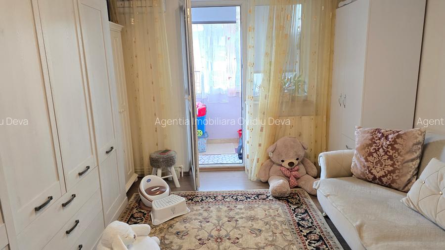 Vand apartament 3 camere in Deva, pe Al. Armatei, etaj 3,  mobilat si utilat - 2