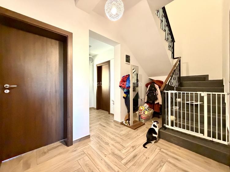 Duplex, perete dublu, 5 camere, 130 mp utili, 300 mp teren - Dumbravita - 12