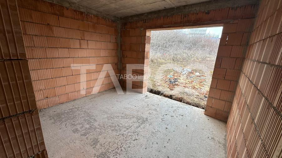 Casa individuala 5 camere curte 500 mpu 127 mpu de vanzare Selimbar - 16