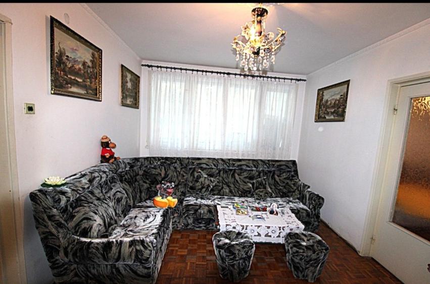 Privat ofer spre vanzare apartament 3 camere - 3