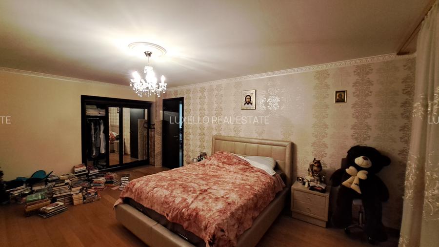 VILA INDIVIDUALA SUPERBA - CU TEREN GENEROS - AMPLASAMENT IDEAL - 49