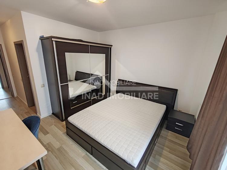 Apartament cu 3 camere, 2, bai, balcon si terasa, Str. Constanta - 5
