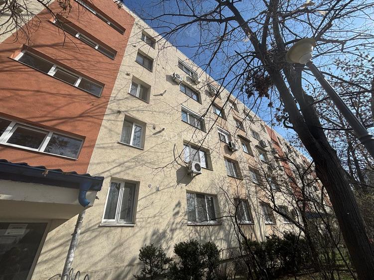 Titan Steriadi 2 Camere Etaj 3 49 Mp 10 min metrou - 10