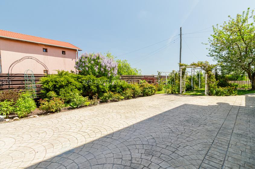 Casa cu suflet si gradina spectaculoasa - 23