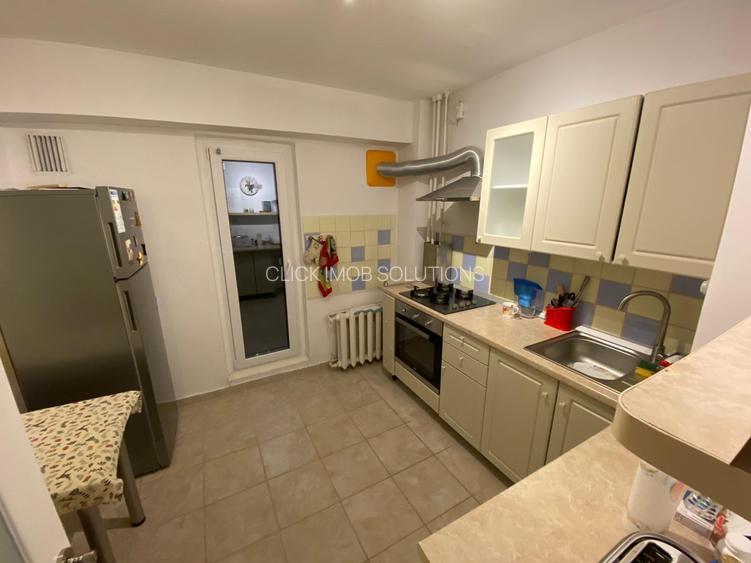 13 Septembrie Panduri, bloc mixt 1992, metrou Academia Militara - 11