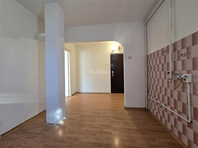 Apartament 2 camere de vanzare in Bacau, etaj 3, Str. Cornisa Bistritei - 5